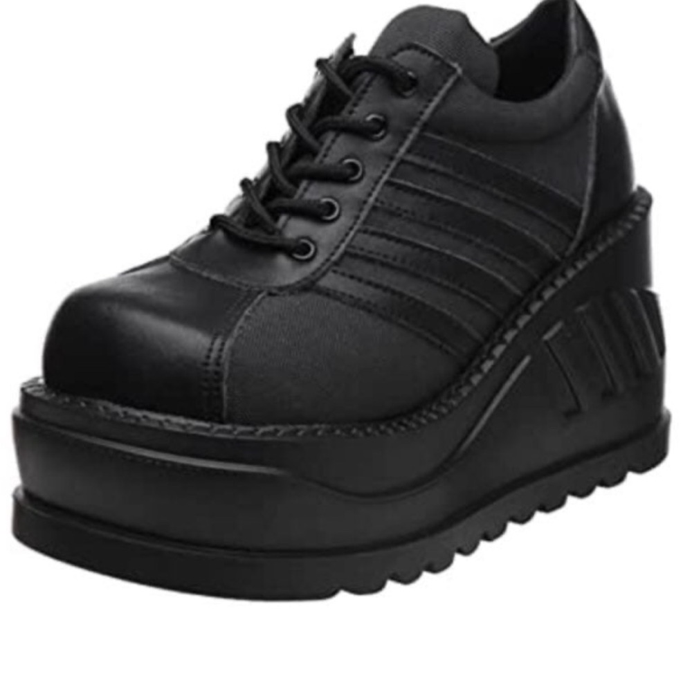 DEMONIA STOMP PLATFORMS size 9 women’s